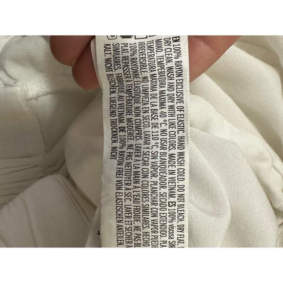 Forever 21 white short sleeves front twist button shirt size Medium - Picture 4 of 8